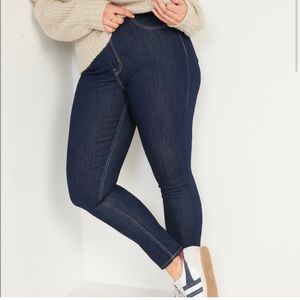Old Navy Rockstar Super Skinny Jeggings…Size 14